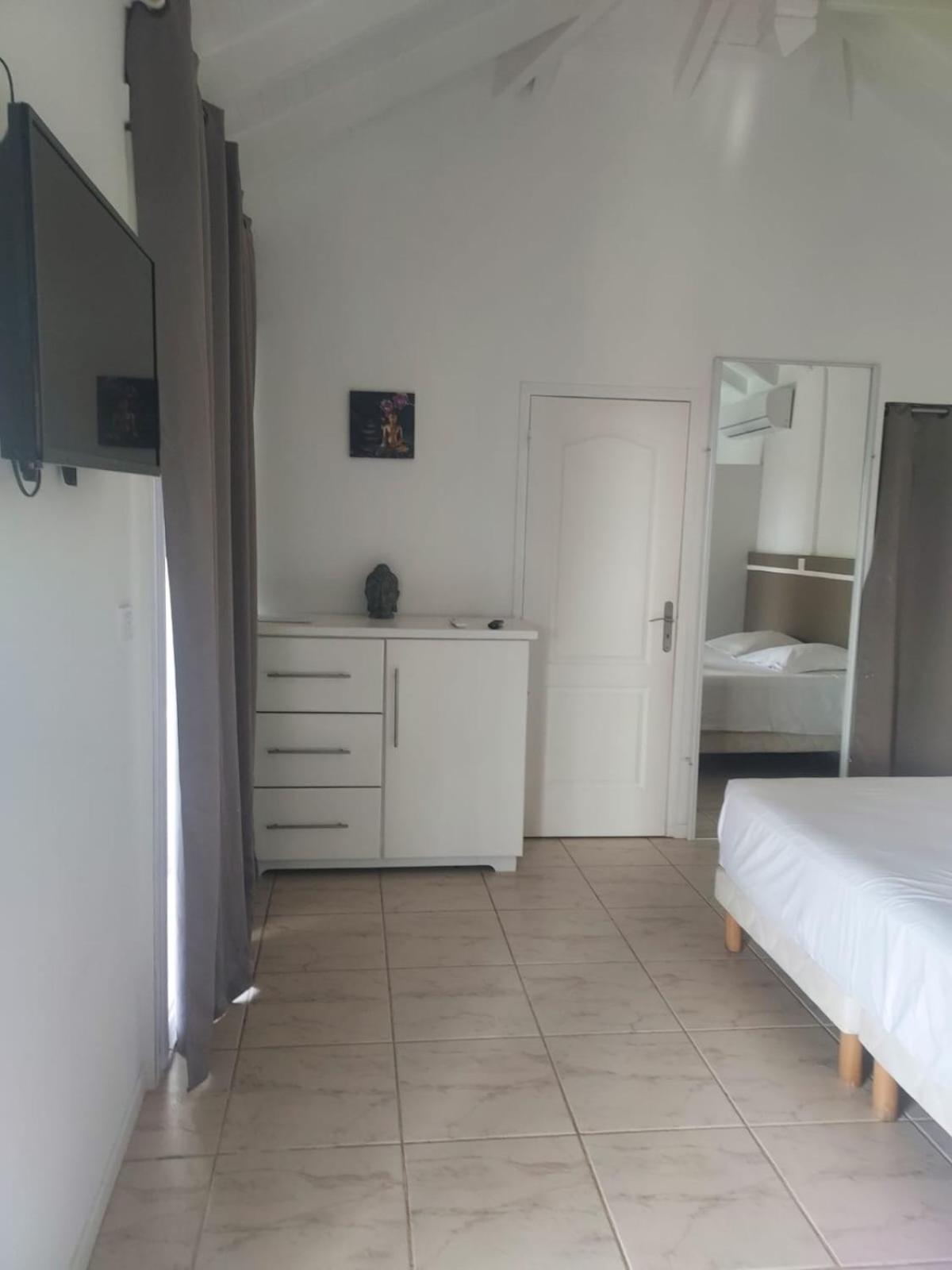 Location Dampierre Apartamento Le Gosier  Exterior foto